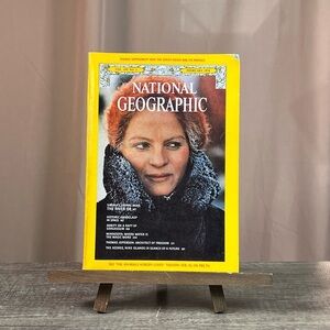 Vintage National Geographic Magazine, January 1978, Coffee Table Decor